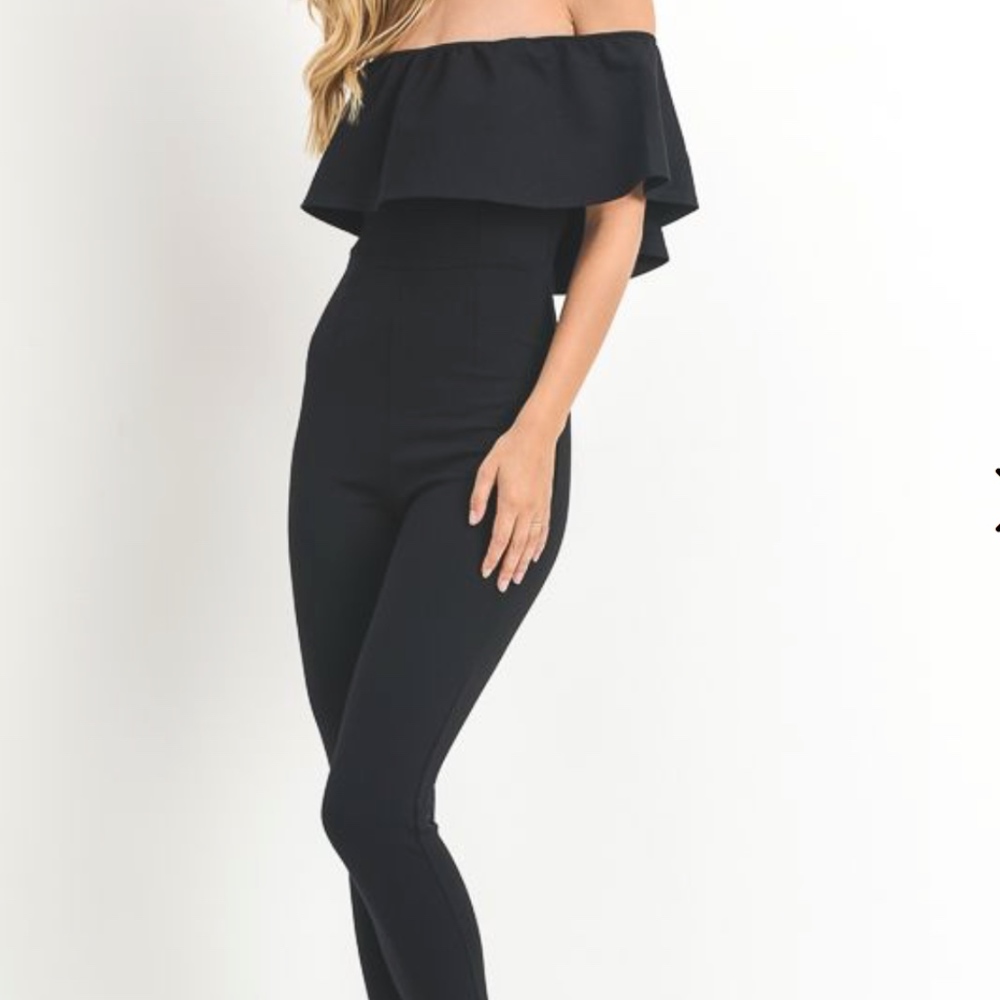 RUFFLE SHOULDER JUMPER